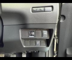 Nissan Qashqai This 2018 Nissan Qashqai DIG-T N-Connecta offers a blend of practicality and modern f - 34