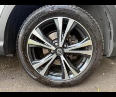 Nissan Qashqai This 2018 Nissan Qashqai DIG-T N-Connecta offers a blend of practicality and modern f - 39