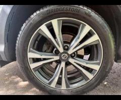 Nissan Qashqai This 2018 Nissan Qashqai DIG-T N-Connecta offers a blend of practicality and modern f - 42