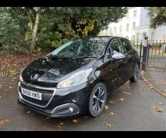 Peugeot 208 This 2018 Peugeot 208 Tech Edition offers a superb blend of style and practicality, maki