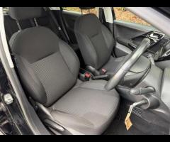 Peugeot 208 This 2018 Peugeot 208 Tech Edition offers a superb blend of style and practicality, maki - 10