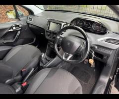 Peugeot 208 This 2018 Peugeot 208 Tech Edition offers a superb blend of style and practicality, maki - 11