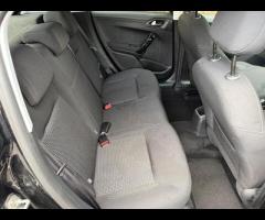 Peugeot 208 This 2018 Peugeot 208 Tech Edition offers a superb blend of style and practicality, maki - 15