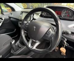 Peugeot 208 This 2018 Peugeot 208 Tech Edition offers a superb blend of style and practicality, maki - 20