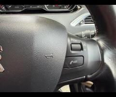 Peugeot 208 This 2018 Peugeot 208 Tech Edition offers a superb blend of style and practicality, maki - 32