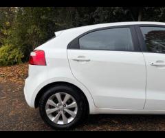 Kia Rio Discover this 2014 Kia Rio VR7, a remarkably well kept example with an exceptionally low mil - 32