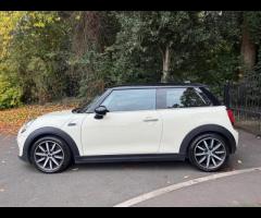 MINI Hatch This 2018 MINI Hatch Cooper offers an exceptional blend of style and efficiency, boasting - 4