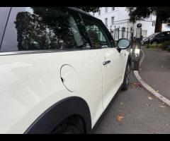 MINI Hatch This 2018 MINI Hatch Cooper offers an exceptional blend of style and efficiency, boasting - 15