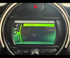 MINI Hatch This 2018 MINI Hatch Cooper offers an exceptional blend of style and efficiency, boasting - 31