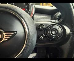 MINI Hatch This 2018 MINI Hatch Cooper offers an exceptional blend of style and efficiency, boasting - 37