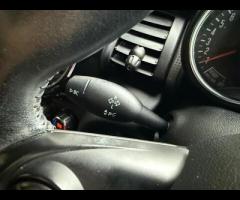 MINI Hatch This 2018 MINI Hatch Cooper offers an exceptional blend of style and efficiency, boasting - 39