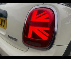 MINI Hatch This 2018 MINI Hatch Cooper offers an exceptional blend of style and efficiency, boasting - 43