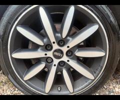 MINI Hatch This 2018 MINI Hatch Cooper offers an exceptional blend of style and efficiency, boasting - 47