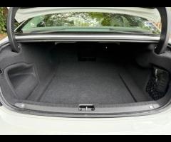 Volvo S90 Discover this exceptional 2020 Volvo S90 D4 Momentum Plus, boasting remarkably low mileage - 40