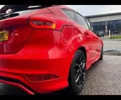 Ford Focus THIS 2015 FORD FOCUS TDCI ZETEC S PRESENTS A REMARKABLY LOW MILEAGE FOR ITS AGE, THE CAR - 19