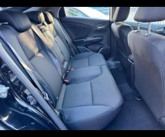 Honda Civic A WELL MAINTAINED HONDA CIVIC WITH ONLY ONE PREVIOUS OWNER. THIS CAR HAS GOT FULL SERVIC - 37