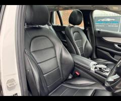Mercedes-Benz C Class GREAT SPEC, PREMIUM MODEL,2 KEYS, RECENT SERVICE, 7 SERVICES IN TOTAL INCLUDIN - 25