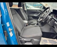 Volkswagen T-Cross THIS 2020 VW T-CROSS TSi IS A FINE EXAMPLE OF A COMPACT SUV. POWERED BY A RESPONS - 3