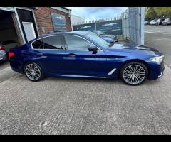 BMW 5 Series THIS CAR LOOKS FANTASTIC IN THIS MEDITERRANEAN BLUE METALLIC. IT COMES WITH SIX RECORDE - 13
