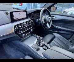 BMW 5 Series THIS CAR LOOKS FANTASTIC IN THIS MEDITERRANEAN BLUE METALLIC. IT COMES WITH SIX RECORDE - 25