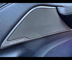 BMW 5 Series THIS CAR LOOKS FANTASTIC IN THIS MEDITERRANEAN BLUE METALLIC. IT COMES WITH SIX RECORDE - 27