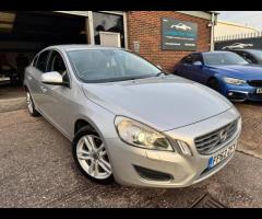 Volvo S60 WITH ONLY ONE PREVIOUS OWNER, THIS CAR COMES WITH GREAT SERVICE HISTORY (13 STAMPS IN TOTA