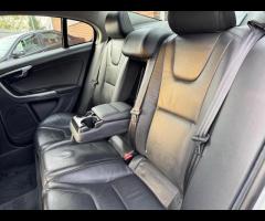 Volvo S60 WITH ONLY ONE PREVIOUS OWNER, THIS CAR COMES WITH GREAT SERVICE HISTORY (13 STAMPS IN TOTA - 31