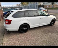 Skoda Octavia CARED FOR BY ONLY TWO OWNERS IN TOTAL, THIS FABULOUS LOOKING SKODA VRS BOASTS FROM HAV - 11