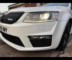 Skoda Octavia CARED FOR BY ONLY TWO OWNERS IN TOTAL, THIS FABULOUS LOOKING SKODA VRS BOASTS FROM HAV - 16