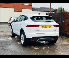 Jaguar E-PACE SAT NAVIGATION FULL BLEACK LEATHER  HEATED SEAT ZERO 6 NEW SHEAP WARRENTEY LOW MILGE C - 4