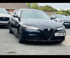 Alfa Romeo Giulia 4 STAMPS,2 OWNERS, EURO 6, SAT NAV, COMES WITH 12 MONTH MOT, PARKING SENSOR, ALLOY - 8