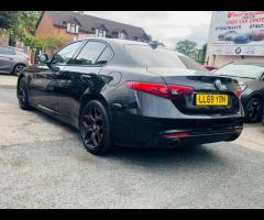 Alfa Romeo Giulia 4 STAMPS,2 OWNERS, EURO 6, SAT NAV, COMES WITH 12 MONTH MOT, PARKING SENSOR, ALLOY - 19