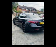 Alfa Romeo Giulia 4 STAMPS,2 OWNERS, EURO 6, SAT NAV, COMES WITH 12 MONTH MOT, PARKING SENSOR, ALLOY - 23