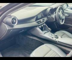 Alfa Romeo Giulia 4 STAMPS,2 OWNERS, EURO 6, SAT NAV, COMES WITH 12 MONTH MOT, PARKING SENSOR, ALLOY - 27