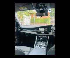 Alfa Romeo Giulia 4 STAMPS,2 OWNERS, EURO 6, SAT NAV, COMES WITH 12 MONTH MOT, PARKING SENSOR, ALLOY - 42
