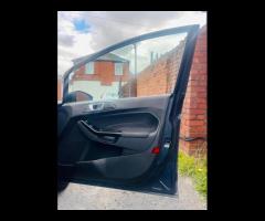 Ford Fiesta 6 STAMPS, PARKING SENSOR, EURO 6, ALOY WHEELS, CLIMATE CONTROL, CHECK WEBSITE FOR MORE D - 31