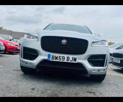 Jaguar F-PACE SAT NAVIGATION RED AND BLACK LEATHER HEATED SEAT  PARKING SENIOR BLUETOOTH FIRST REGIS - 12