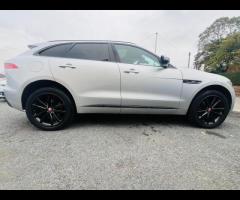 Jaguar F-PACE SAT NAVIGATION RED AND BLACK LEATHER HEATED SEAT  PARKING SENIOR BLUETOOTH FIRST REGIS - 16