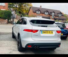 Jaguar F-PACE SAT NAVIGATION RED AND BLACK LEATHER HEATED SEAT  PARKING SENIOR BLUETOOTH FIRST REGIS - 28