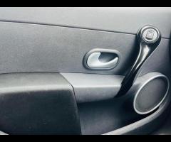 Renault Clio 2 OWNERS, SAT NAV, AIR CON, ALLOY WHEELS, COMES WITH 12 MONTH - 31