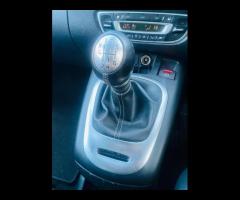 Renault Grand Scenic 2 OWNER FROM NEW SAT NAVIGATION PARKING SENSOR 7 SEATER MOT 21/12/2025/ CHECK W - 36