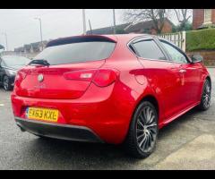Alfa Romeo Giulietta £35 ROAD TAX, FULL LEATHER FULL MAIN DEALER 6 STOMP COMES WITH 12 MONTH MOT, PA - 12
