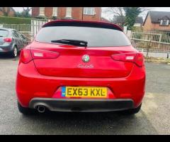 Alfa Romeo Giulietta £35 ROAD TAX, FULL LEATHER FULL MAIN DEALER 6 STOMP COMES WITH 12 MONTH MOT, PA - 15