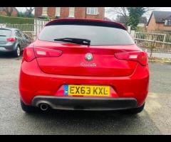 Alfa Romeo Giulietta £35 ROAD TAX, FULL LEATHER FULL MAIN DEALER 6 STOMP COMES WITH 12 MONTH MOT, PA - 18