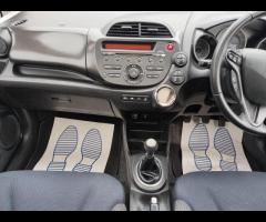 Honda Jazz  2013 HONDA JAZZ 1.4 i-VTEC EX – HUGE BOOT & PANORAMIC ROOF! 

 ULEZ COMPLIANT! |  12 - 34