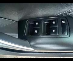 Vauxhall Insignia  Sleek, Smart & Super-Efficient: 2012 Vauxhall Insignia 2.0 CDTi SE Nav 
️ Ult - 30