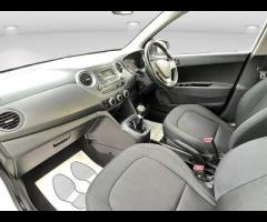 Hyundai i10  2019 HYUNDAI i10 1.0 SE – 1 OWNER & 40K MILES! 

 1 OWNER! |  MOT UNTIL OCT 2026! | - 17