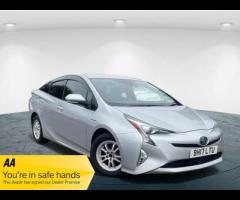 Toyota Prius This 2018 Toyota Prius is a reliable import car that's perfect for drivers who want a s