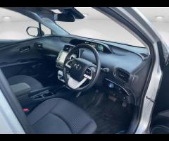 Toyota Prius This 2018 Toyota Prius is a reliable import car that's perfect for drivers who want a s - 12