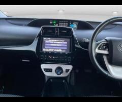 Toyota Prius This 2018 Toyota Prius is a reliable import car that's perfect for drivers who want a s - 33